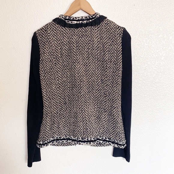 Chico’s Animal Print Hook Closure Blazer - Picture 5 of 11